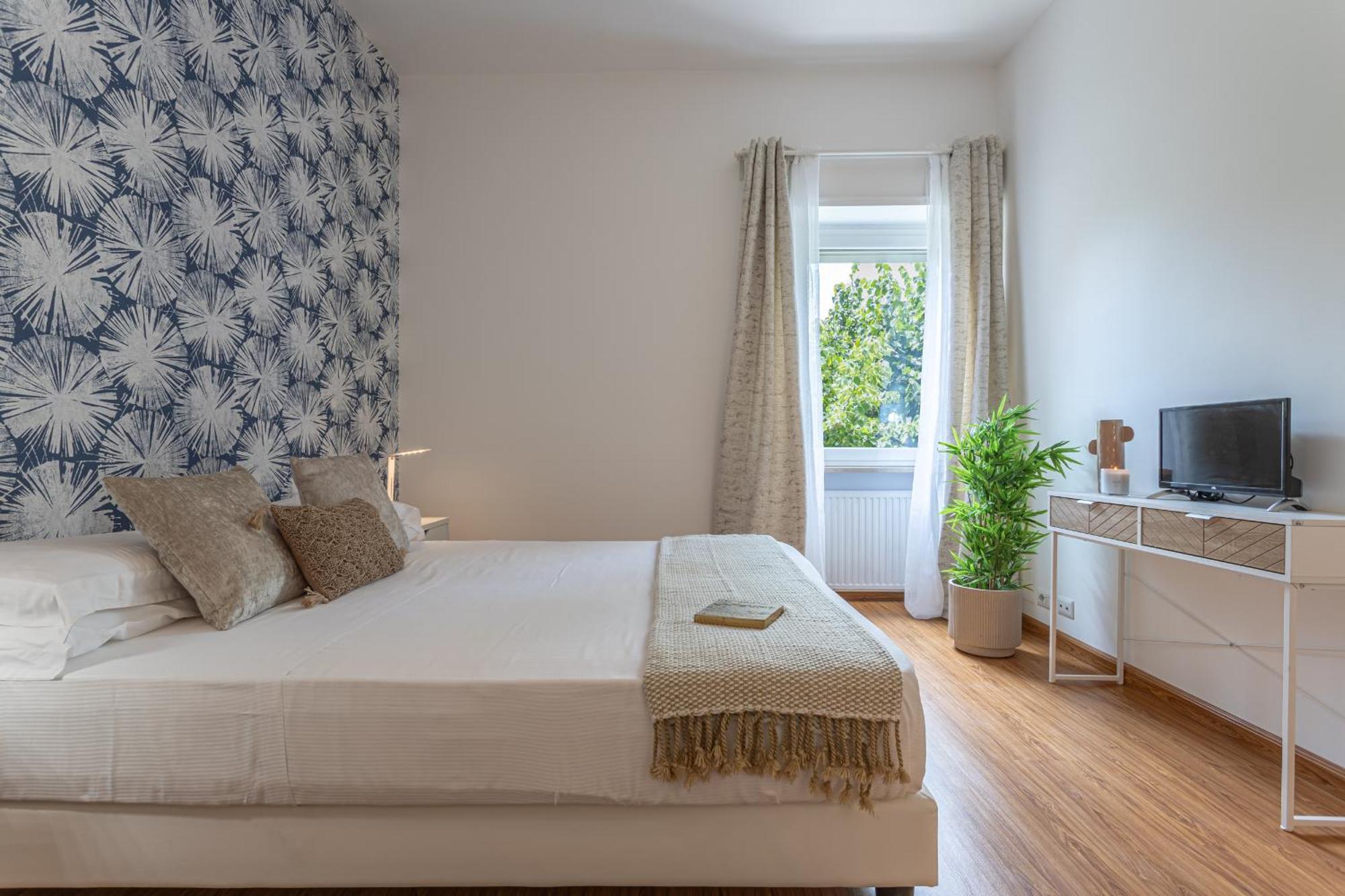 Minerva - Elegant New Classic Close To Vatican *